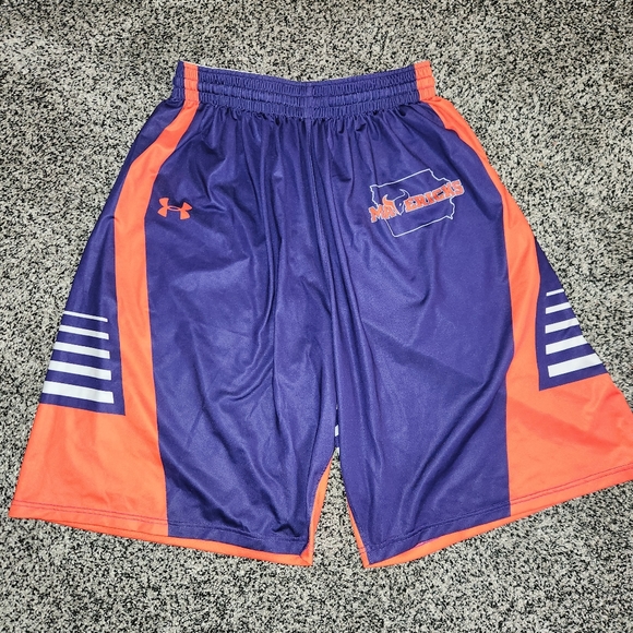 Under armour iowa mavericks mens shorts size medium no‎ pockets - Picture 1 of 15